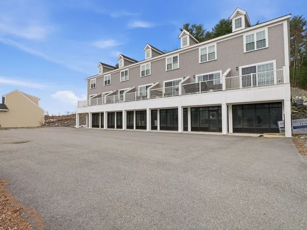 $3,200 | 89 West Main Street, Unit 207, Northborough, MA 01532