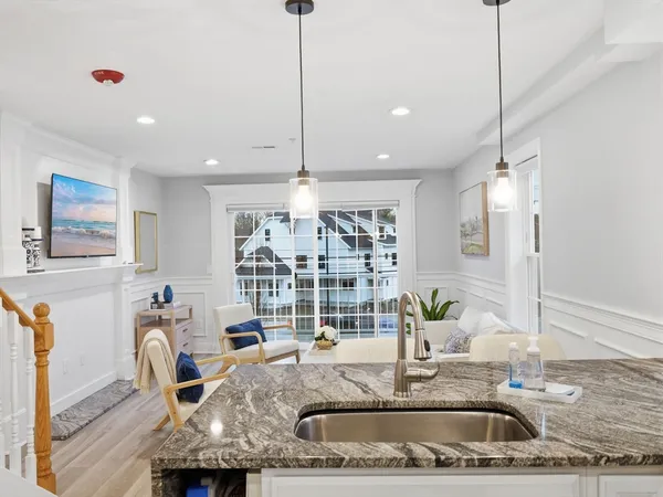 $3,200 | 89 West Main Street, Unit 207, Northborough, MA 01532