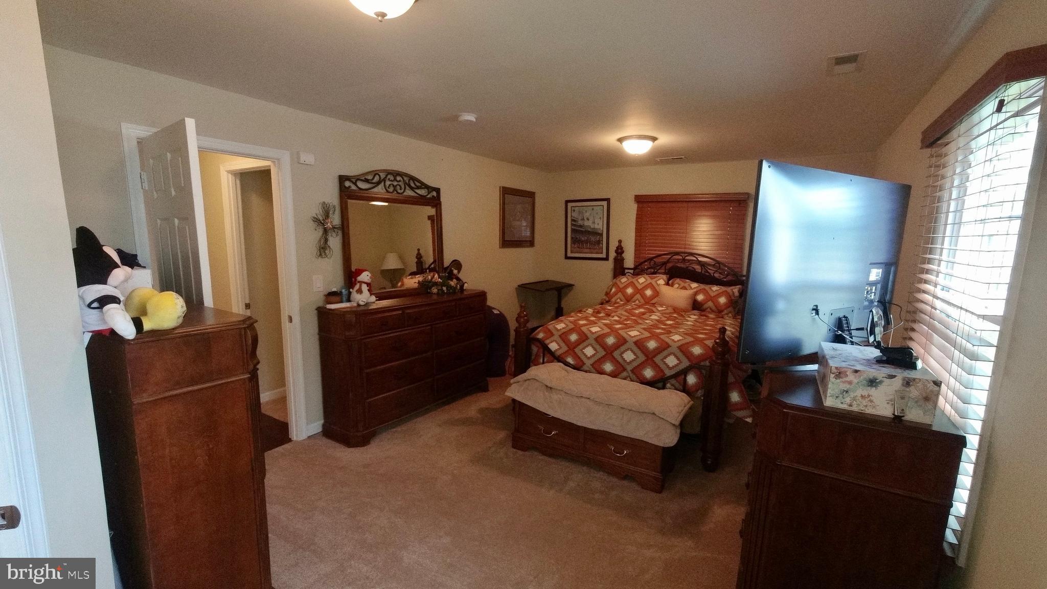 217 Compton Road Waldorf, MD 20602 - Photo 22 of 40 Master with walk-in closet and full bath