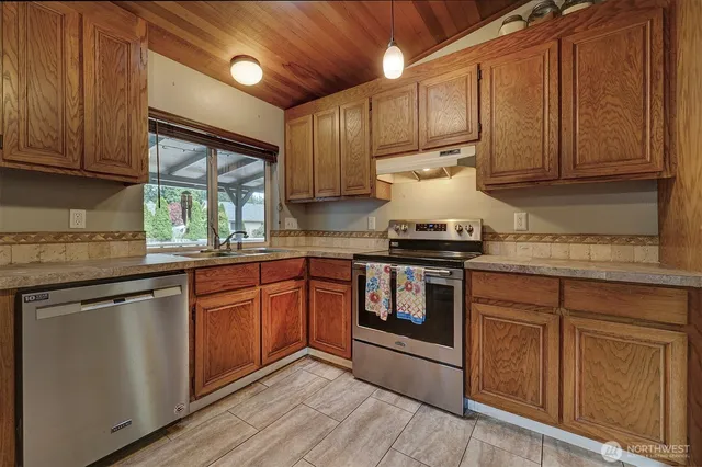 $550,000 | 1841 Northwest Russell Street, Poulsbo, WA 98370