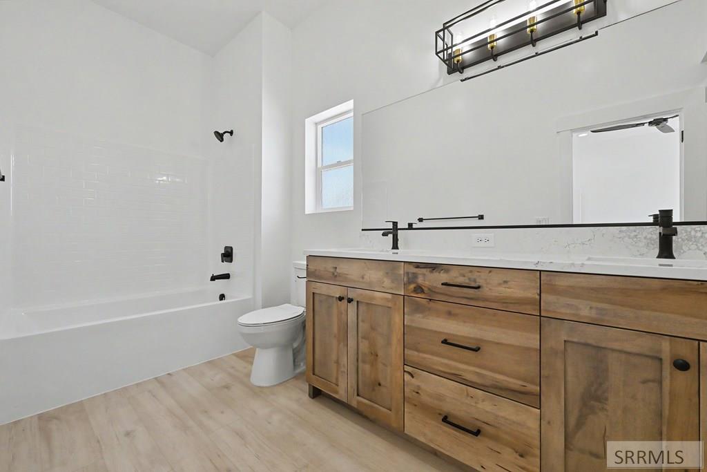 3162 Elixir Road Ammon, ID 83406 - Photo 5 of 13 Primary Ensuite
