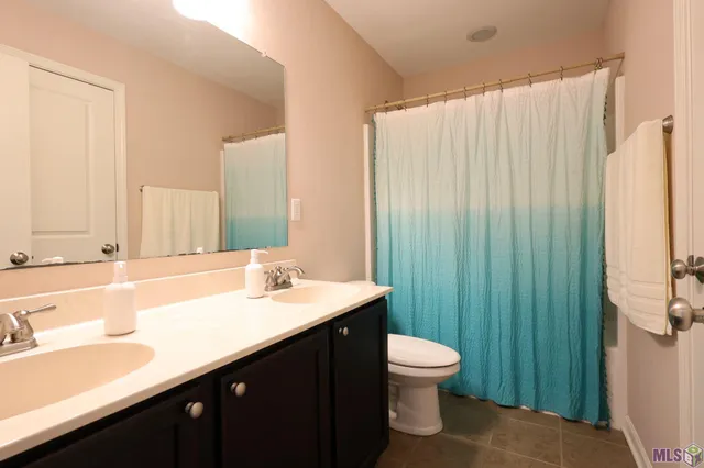 $559,000 | 256 Riverwood Drive, Houma, LA 70360