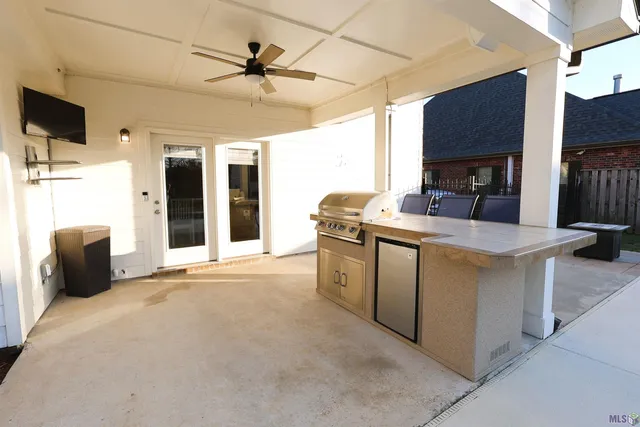 $559,000 | 256 Riverwood Drive, Houma, LA 70360