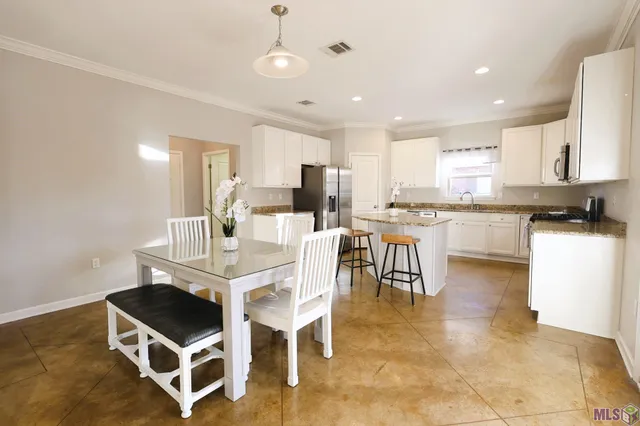 $559,000 | 256 Riverwood Drive, Houma, LA 70360