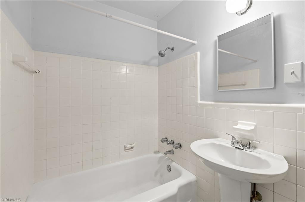 308 West Lexington Avenue High Point, NC 27262 - Photo 20 of 26