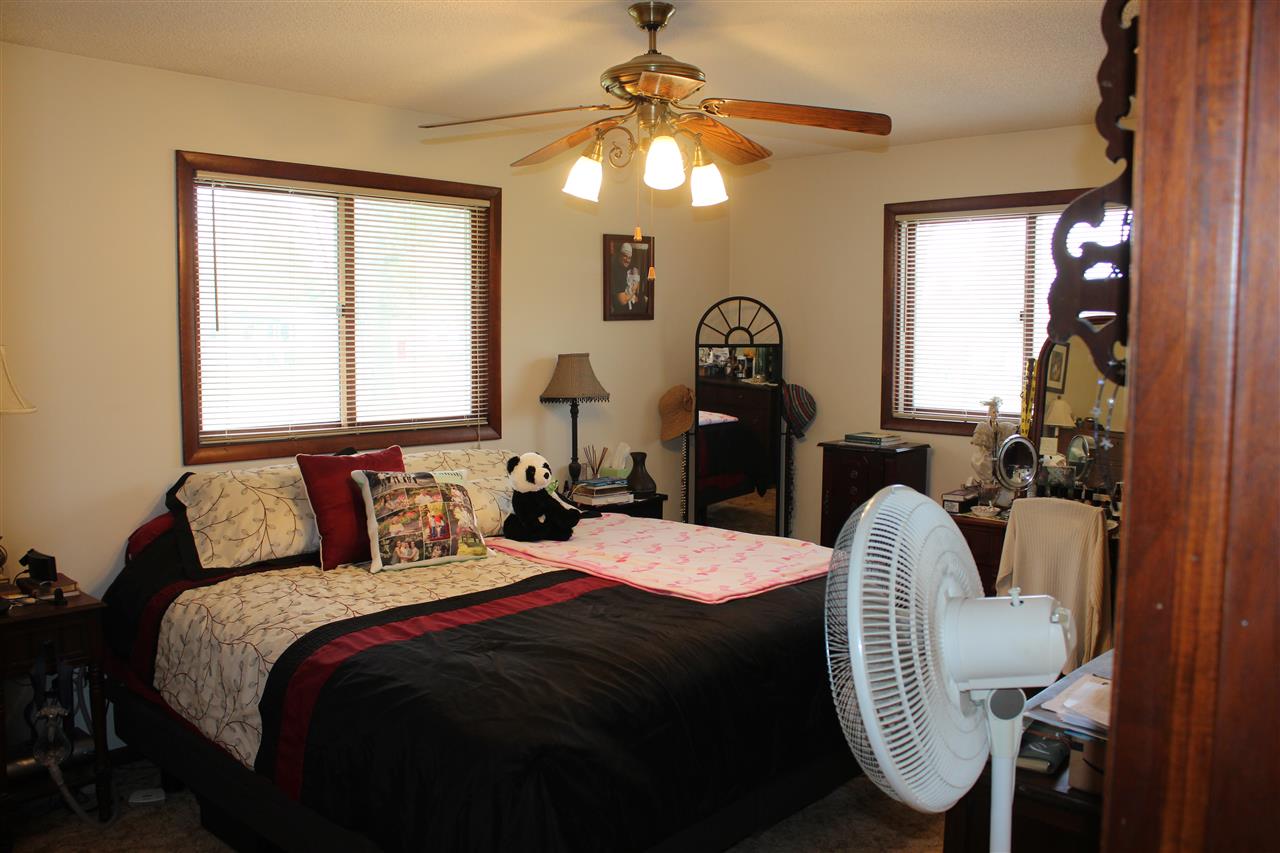 2145 East Surrey Road Farwell, MI 48622 - Photo 9 of 23 1874353-8.JPG