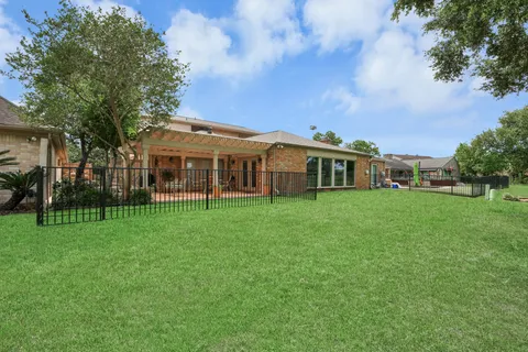 $599,000 | 31 Bendwood Drive, Sugar Land, TX 77478