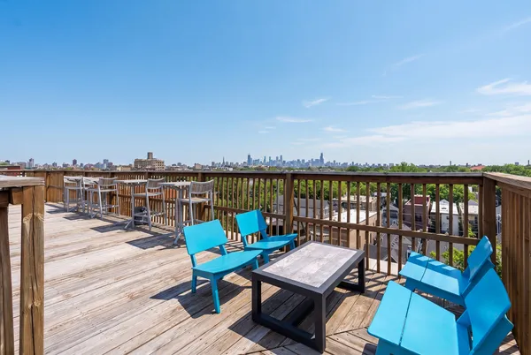$575,000 | 1800 West Roscoe Street, Unit 316, Chicago, IL 60657