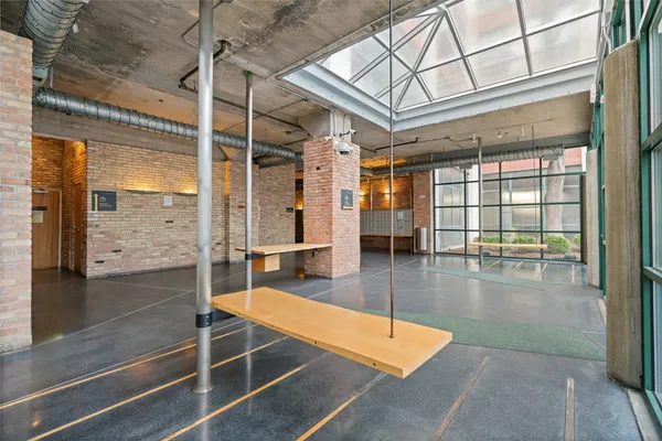 $575,000 | 1800 West Roscoe Street, Unit 316, Chicago, IL 60657