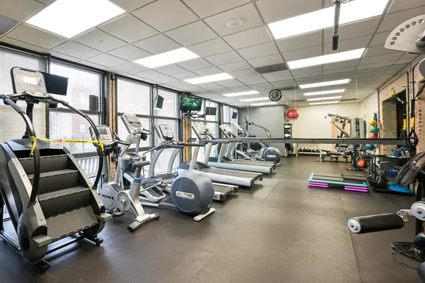 $575,000 | 1800 West Roscoe Street, Unit 316, Chicago, IL 60657