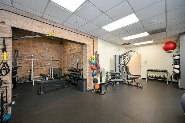$575,000 | 1800 West Roscoe Street, Unit 316, Chicago, IL 60657