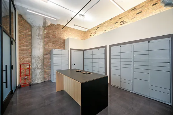 $575,000 | 1800 West Roscoe Street, Unit 316, Chicago, IL 60657