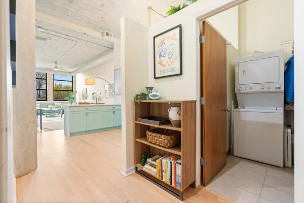 $575,000 | 1800 West Roscoe Street, Unit 316, Chicago, IL 60657
