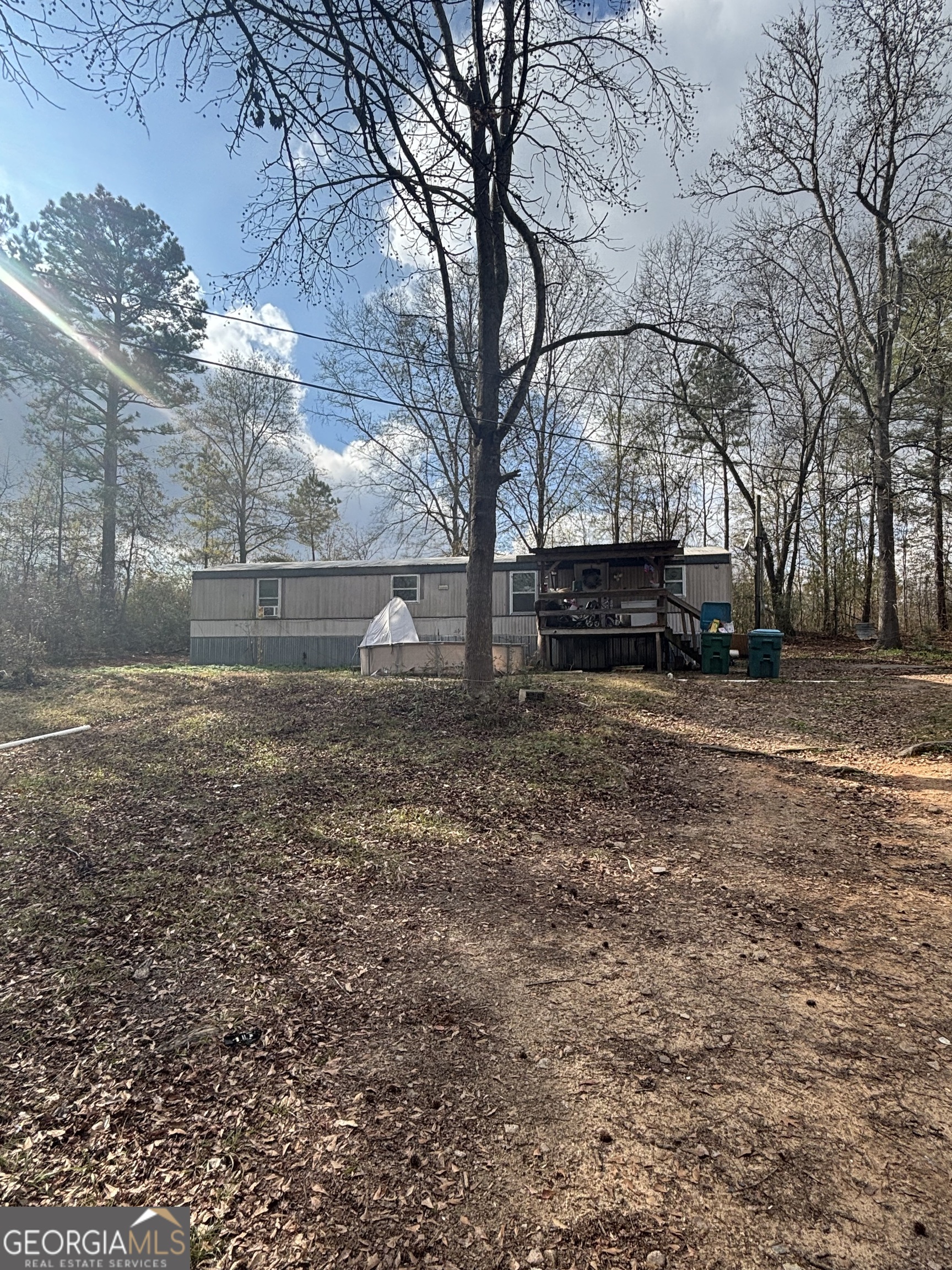 a view of yard with trees