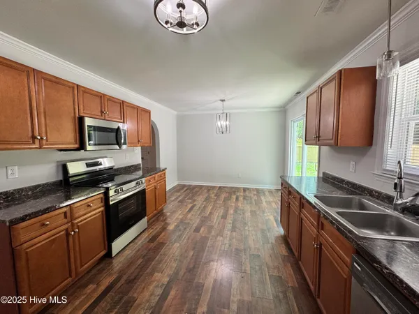 $1,450 | 510 Redwood Place, Jacksonville, NC 28540