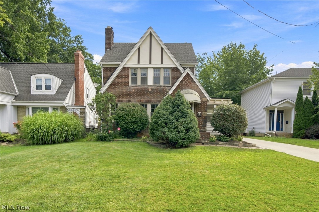 895 Richmond Road Lyndhurst, OH 44124 - Photo 2 of 35 Gallery Image 2