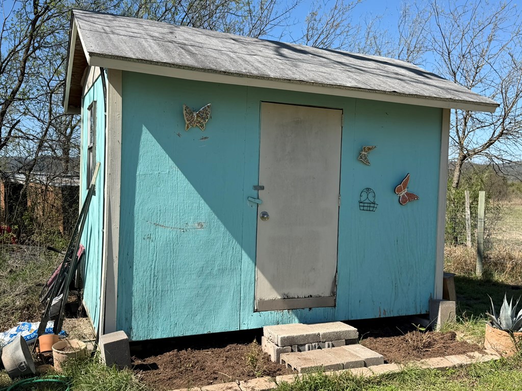 5200 Rr 1120 Rio Frio, TX 78879 - Photo 26 of 39 a brick house with a outdoor space