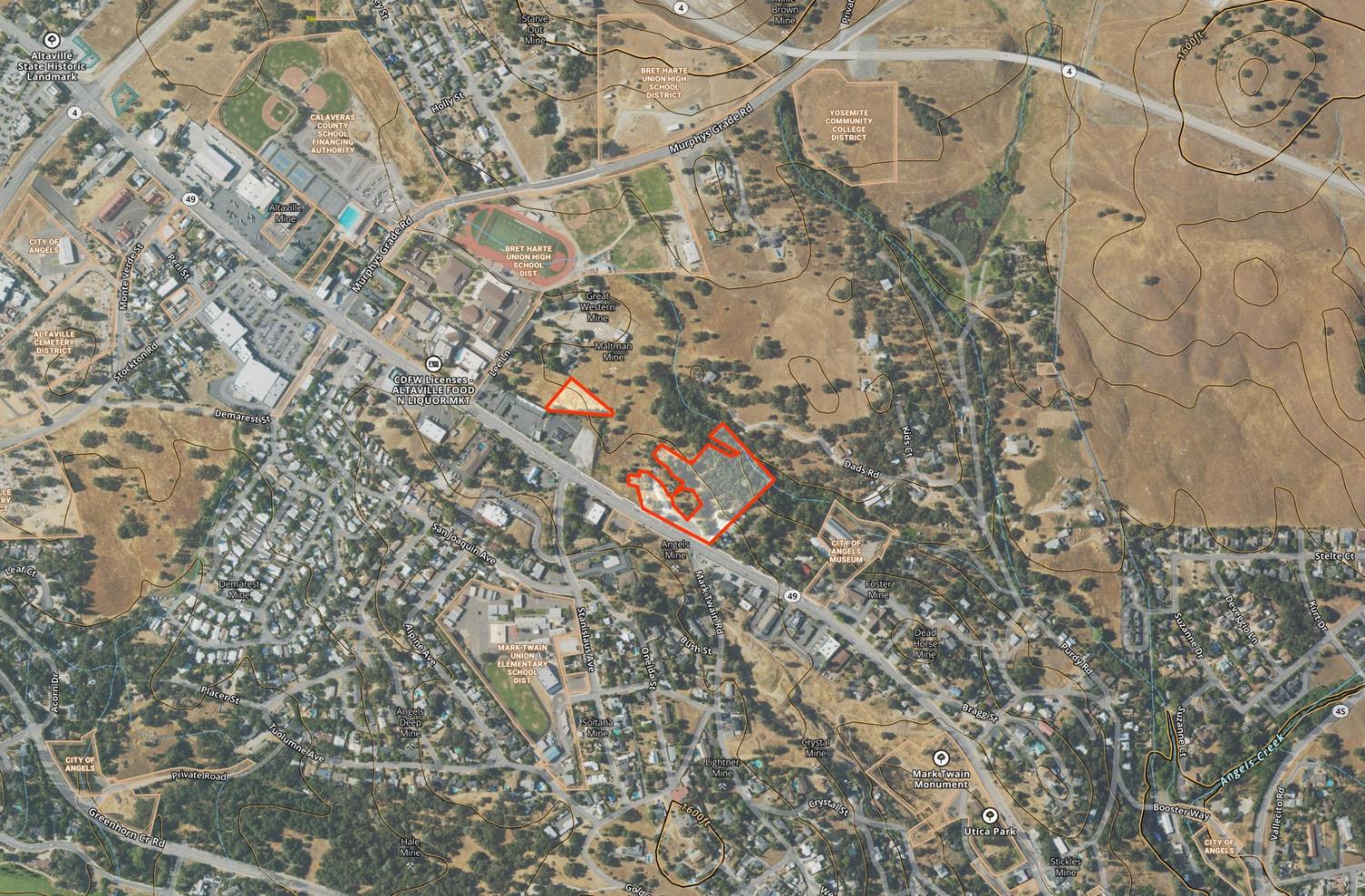 635 South Main Street Angels Camp, CA 95222 - Photo 5 of 7 a bathroom with a shower curtain