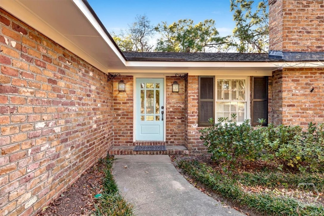 311 Pickwick Road Savannah, GA 31410 - Photo 2 of 65