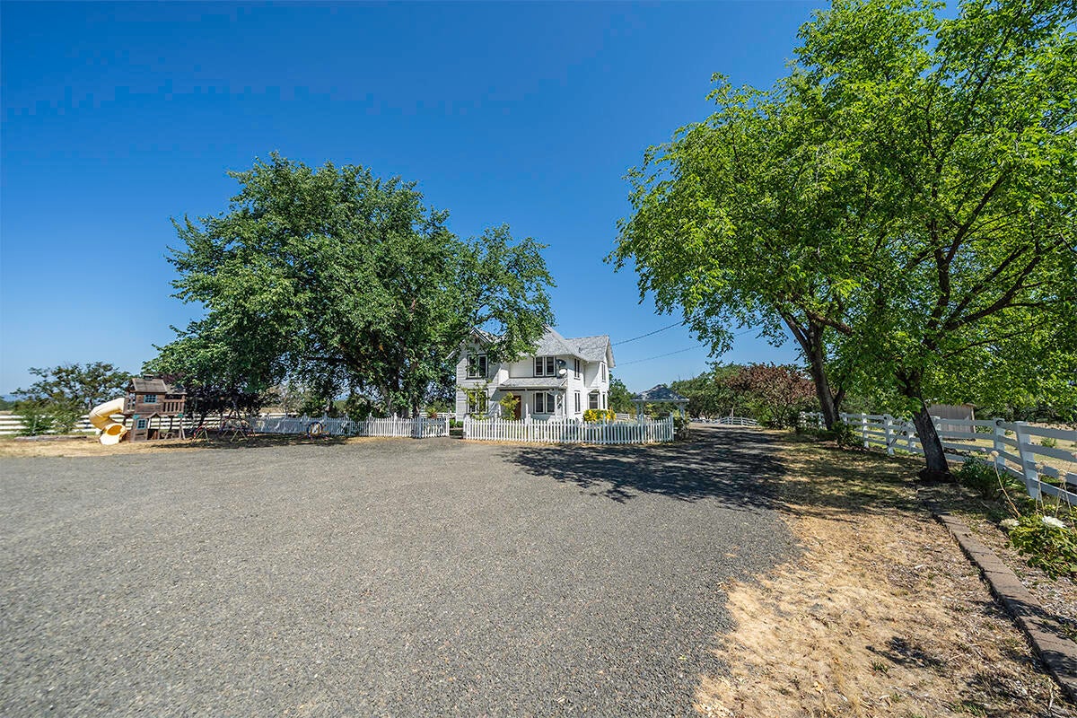 605 Meridian Road Eagle Point, OR 97524 - Photo 42 of 71 35.1