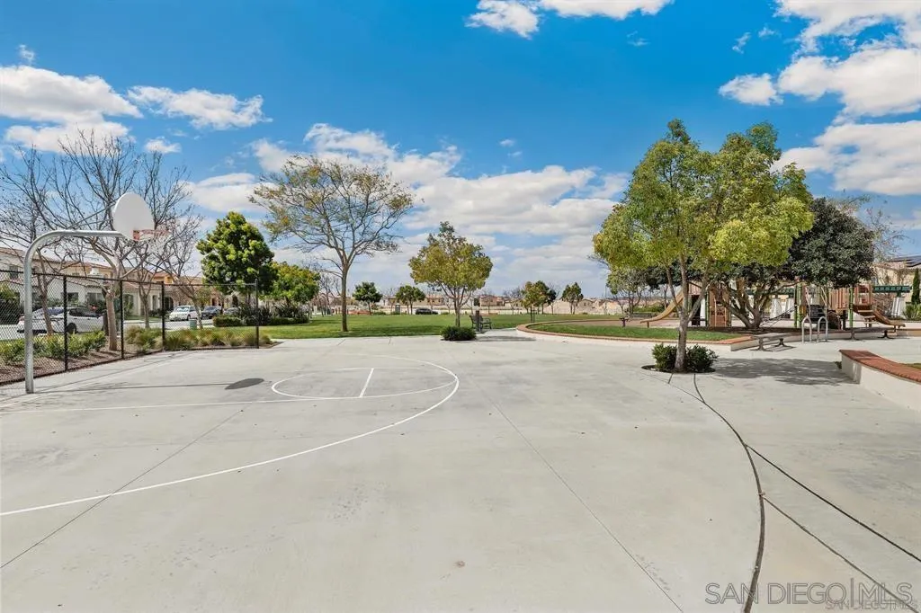 1686 Santa Carolina Road Chula Vista, CA 91913 - Photo 20 of 27