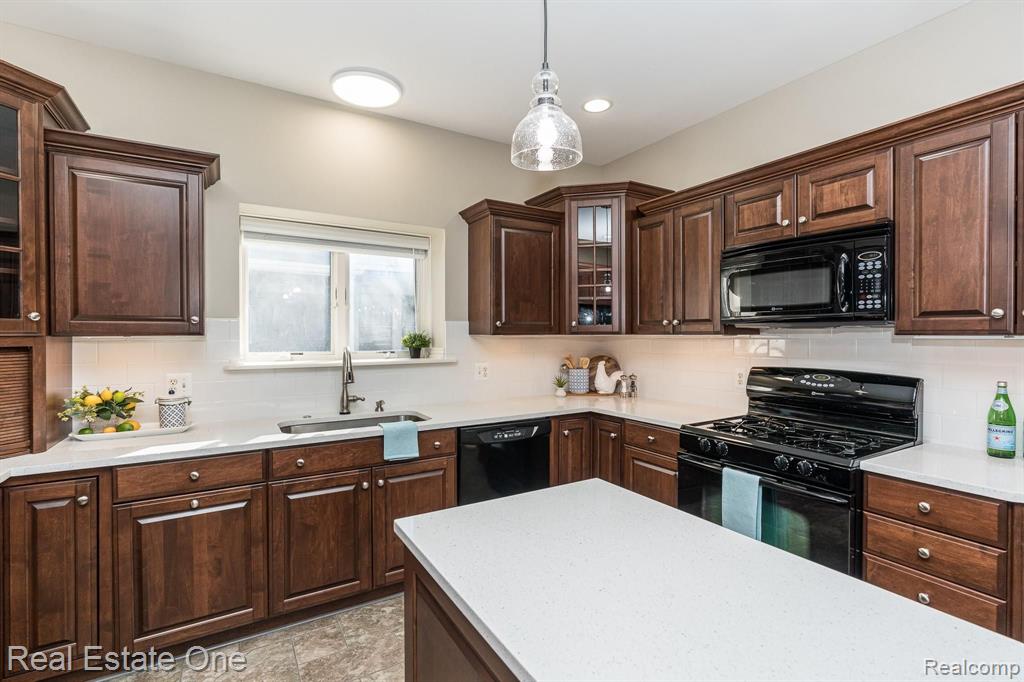 341 Griggs Street Rochester, MI 48307 - Photo 9 of 49
