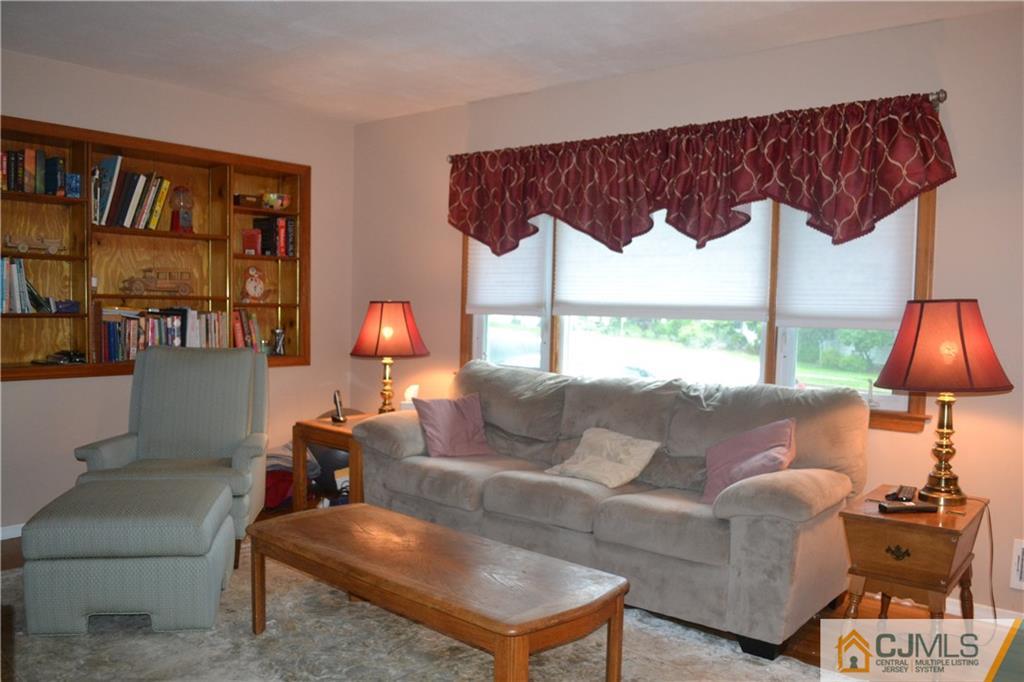 41 Clearview Road East Brunswick, NJ 08816 - Photo 11 of 26 Gallery Image 11