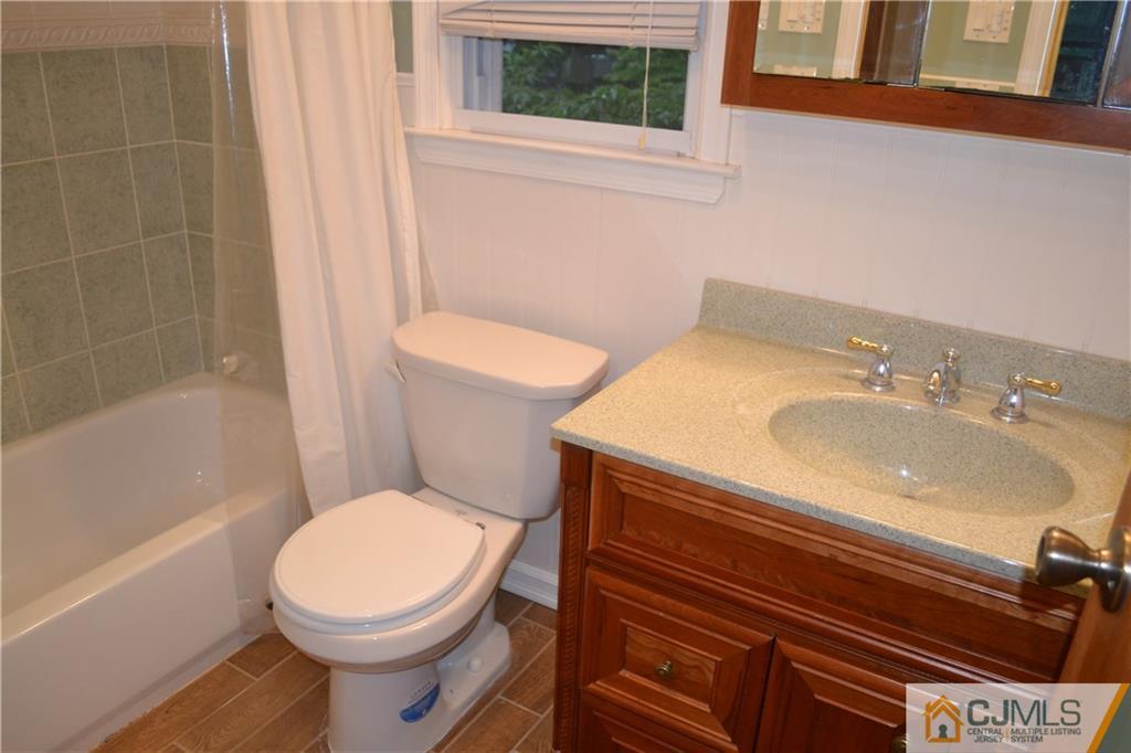41 Clearview Road East Brunswick, NJ 08816 - Photo 16 of 26 Gallery Image 16