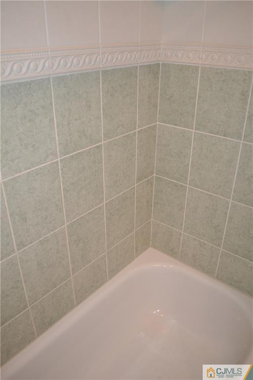 41 Clearview Road East Brunswick, NJ 08816 - Photo 17 of 26 Gallery Image 17