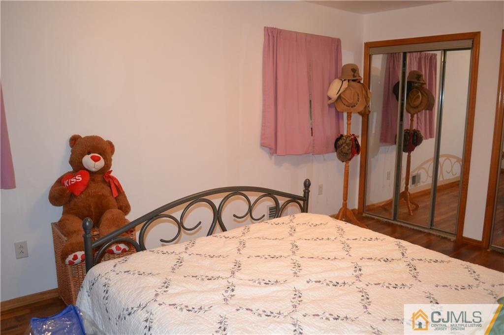 41 Clearview Road East Brunswick, NJ 08816 - Photo 19 of 26 Gallery Image 19