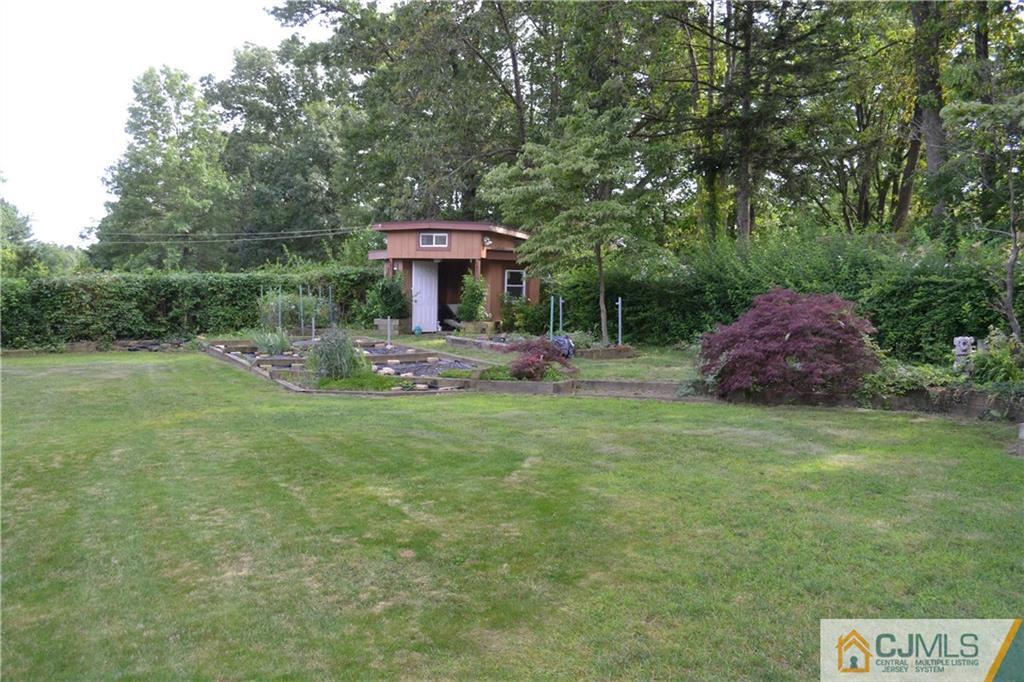 41 Clearview Road East Brunswick, NJ 08816 - Photo 25 of 26 Gallery Image 25