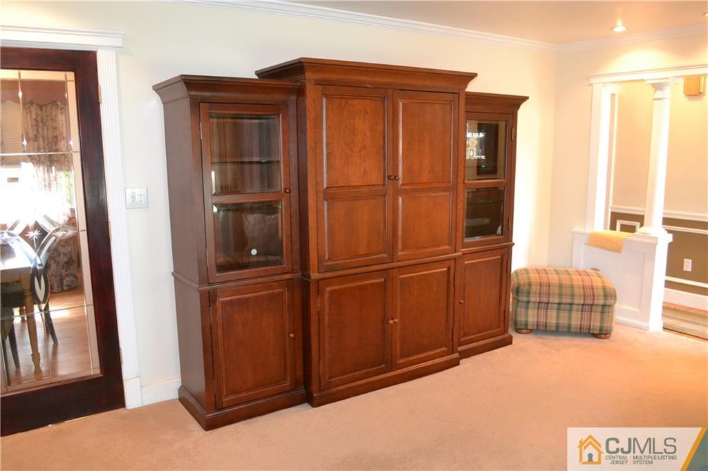41 Clearview Road East Brunswick, NJ 08816 - Photo 5 of 26 Gallery Image 5