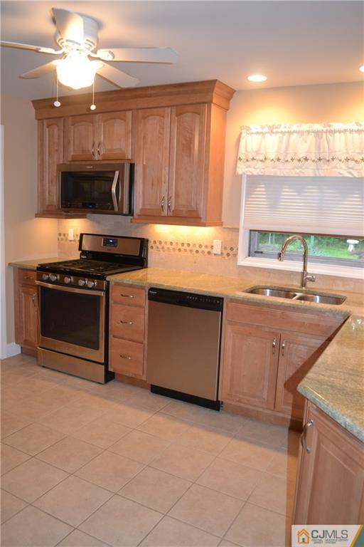 41 Clearview Road East Brunswick, NJ 08816 - Photo 9 of 26 Gallery Image 9