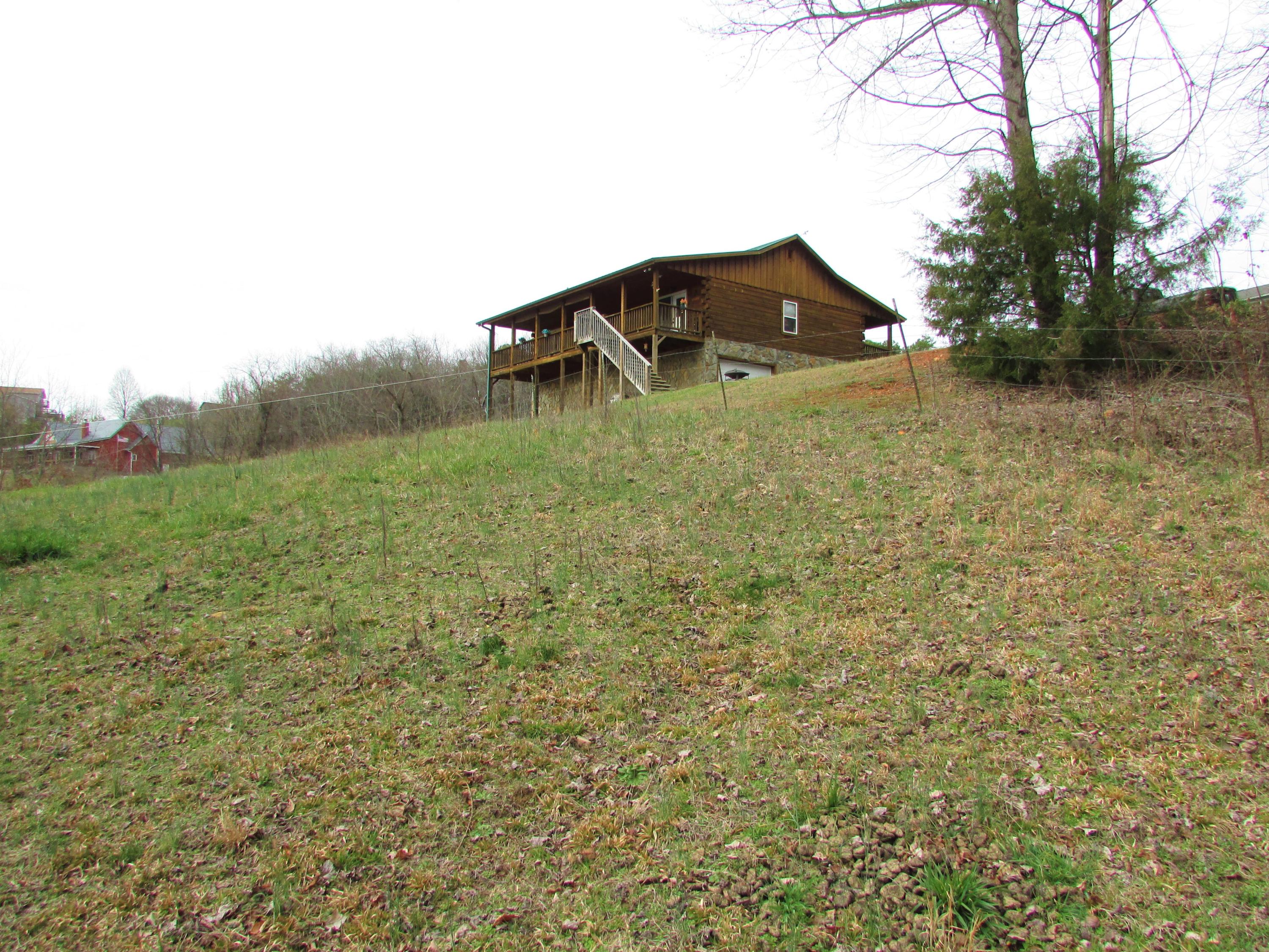 361 Rocky Branch Road Elizabethton, TN 37643 - Photo 3 of 42 IMG_5154