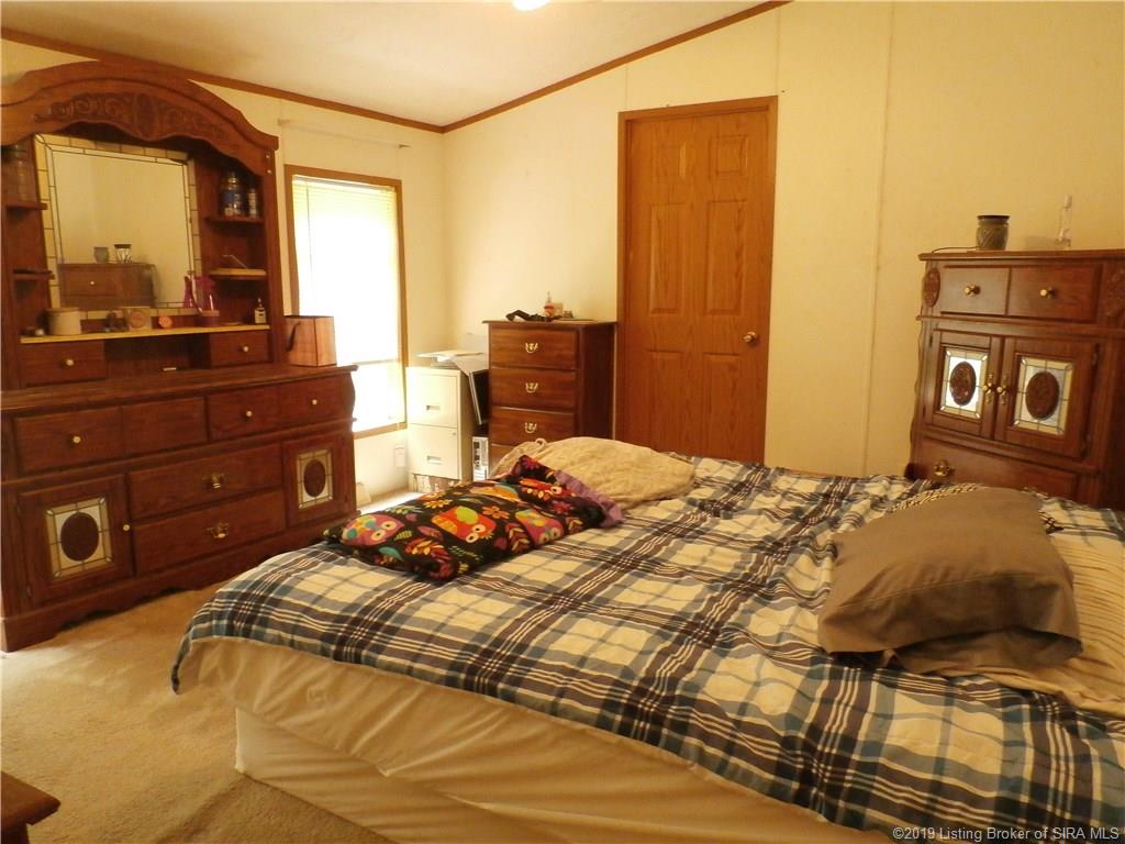 835 Hunter's Trace Road Palmyra, IN 47164 - Photo 4 of 50