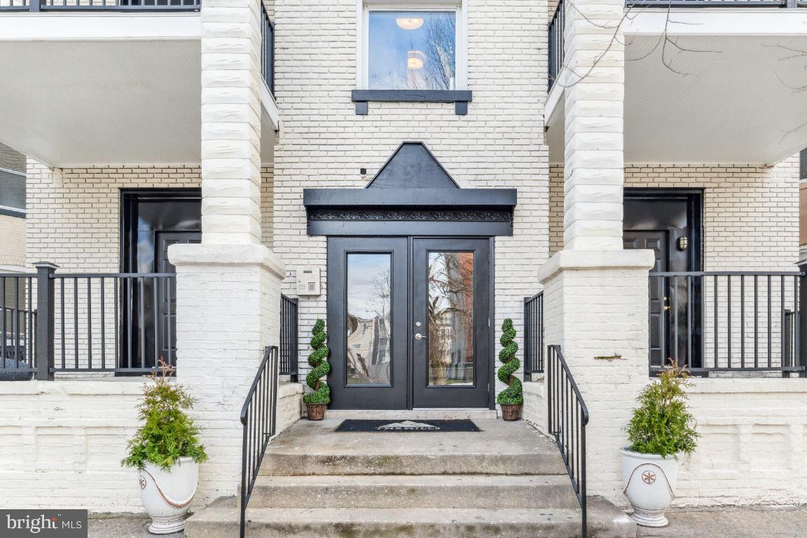 2431 Lakeview Ave Unit 2D  