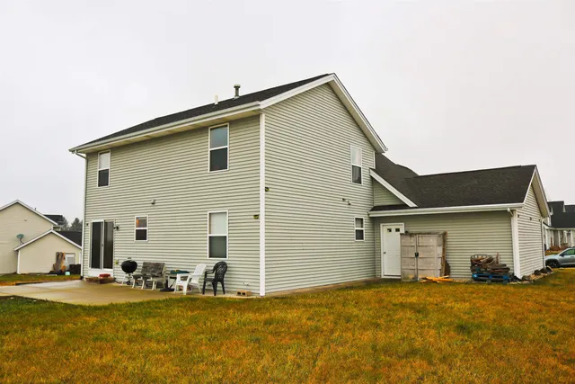 $2,350 | 7589 Stanton Avenue, Rockford, IL 61109