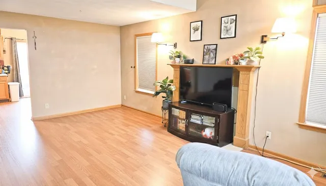 $2,350 | 7589 Stanton Avenue, Rockford, IL 61109