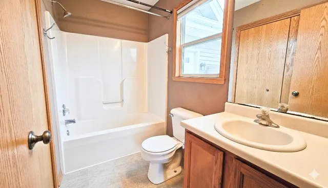 $2,350 | 7589 Stanton Avenue, Rockford, IL 61109