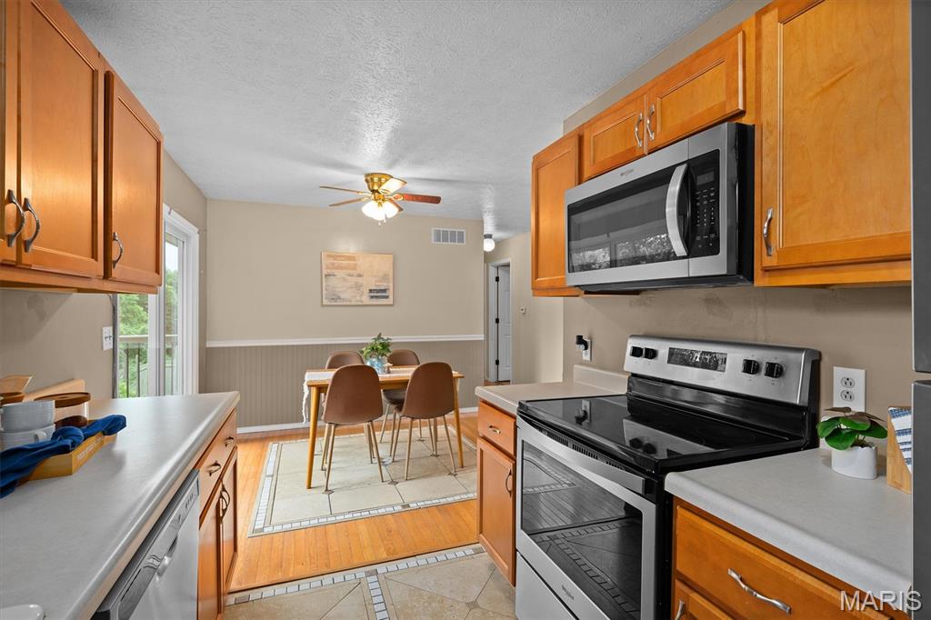 117 Stuart Street Bethalto, IL 62010 - Photo 12 of 34