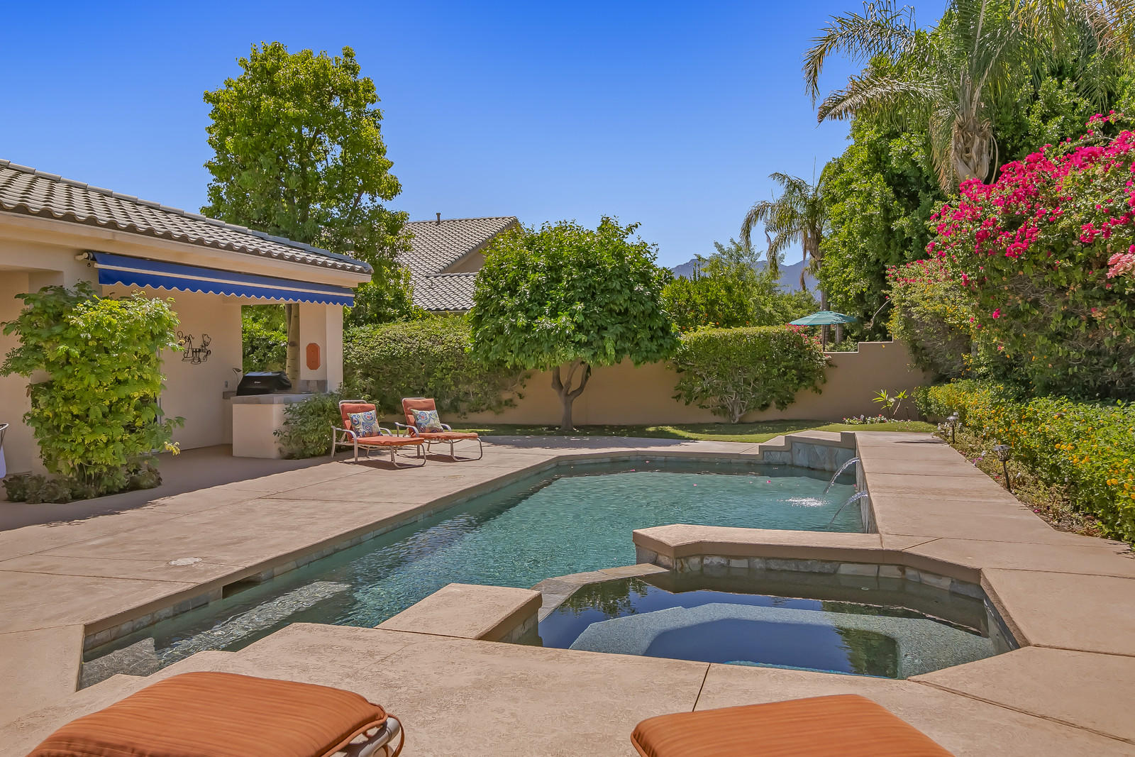 6 Bentley Road Rancho Mirage, CA 92270 - Photo 2 of 45 Private Pool + Spa