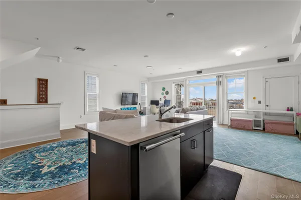 $774,000 | 322 Marina Pointe Drive, East Rockaway, NY 11518