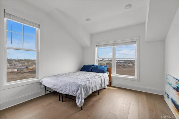 $774,000 | 322 Marina Pointe Drive, East Rockaway, NY 11518