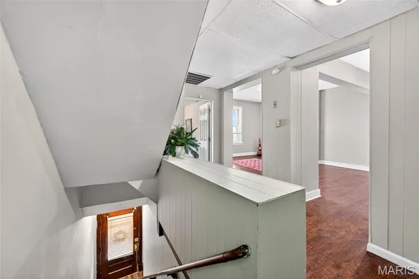 $2,300 | 2048 Russell Boulevard, St. Louis, MO 63104