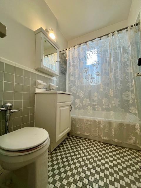 243 78th Street, Unit 6H Brooklyn, NY 11209 - Photo 11 of 19 a bathroom with a toilet and a shower