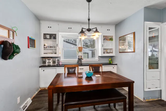 $224,900 | 722 East Arnold Street, Appleton, WI 54911