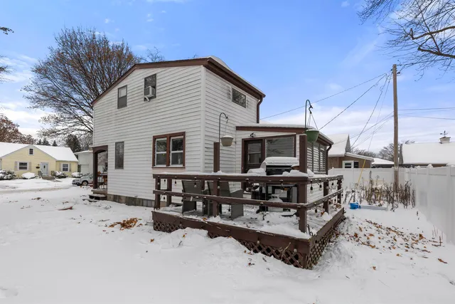 $224,900 | 722 East Arnold Street, Appleton, WI 54911