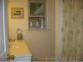 263 Docks Road Hendersonville, NC 28792 - Photo 5 of 12 a bathroom with a sink