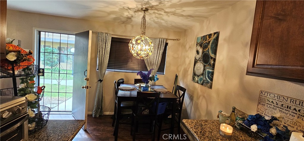 5535 Ackerfield Avenue, Unit 9 Long Beach, CA 90805 - Photo 7 of 19 a room with musical instruments