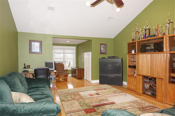 45 Westlake Road Natick, MA 01760 - Photo 8 of 17